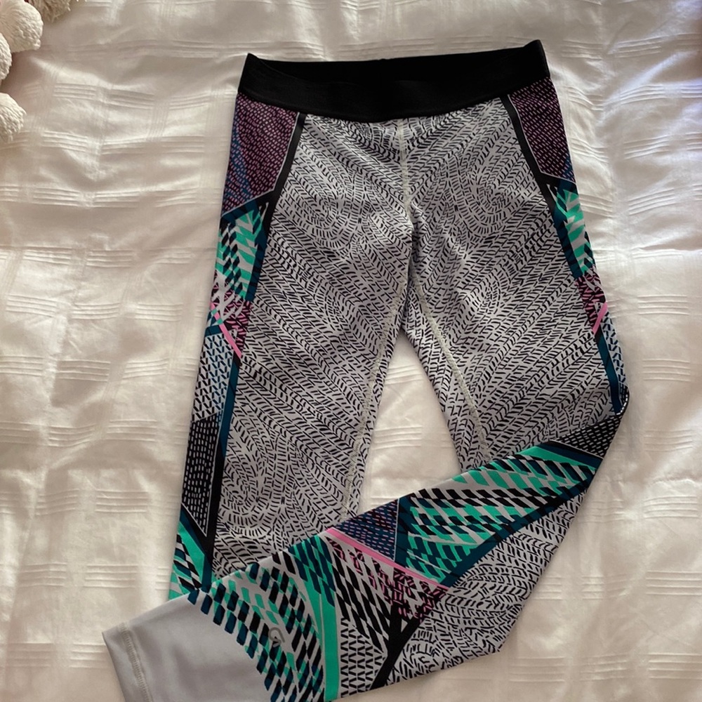 GAP Fit yoga leggings ~ super cute ~ size Small ~ barely worn